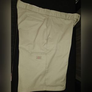 Dickies Men's Shorts size 42